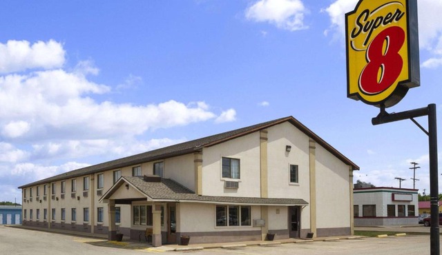 Super 8 by Wyndham Blackwell