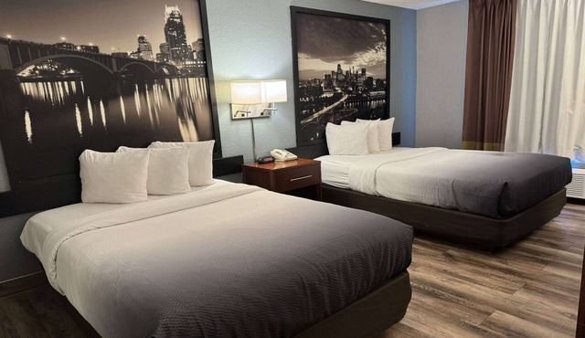 Super 8 by Wyndham Bloomington/Airport