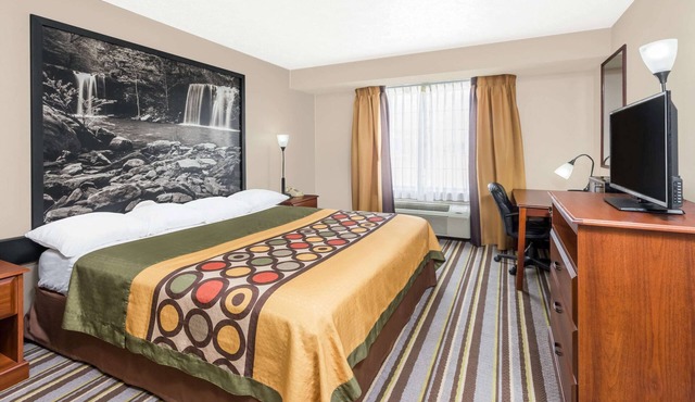 Super 8 by Wyndham Bolivar