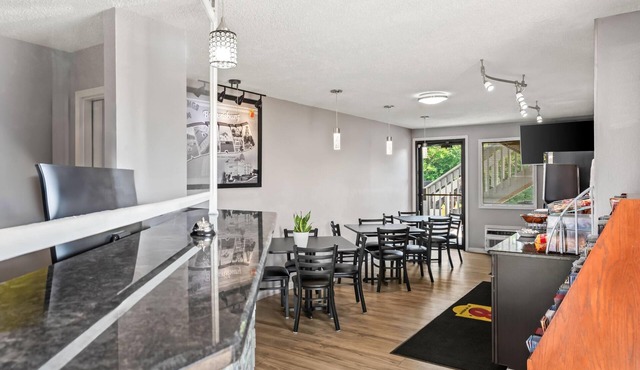 Super 8 by Wyndham Brownsburg