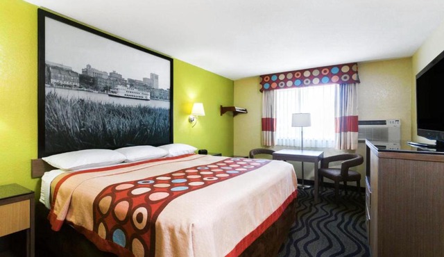 Super 8 by Wyndham Brunswick/St Simons Island Area