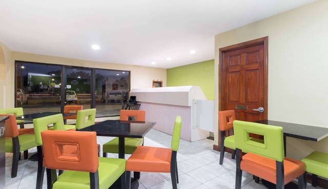 Super 8 by Wyndham Brunswick/St Simons Island Area