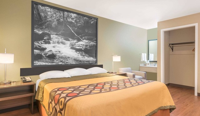 Super 8 by Wyndham Bryant Little Rock Area