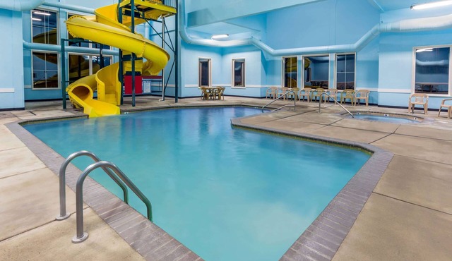 Super 8 by Wyndham Central Pt Medford