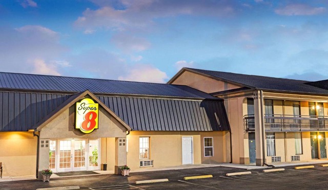 Super 8 by Wyndham Carrollton GA