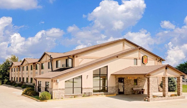 Super 8 by Wyndham Centerville