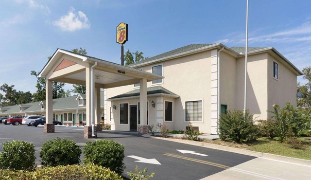 Super 8 by Wyndham Chatsworth/Dalton