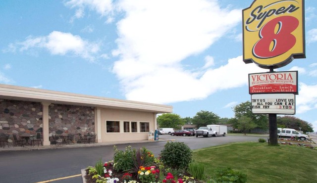 Super 8 by Wyndham Chicago Northlake O'Hare South