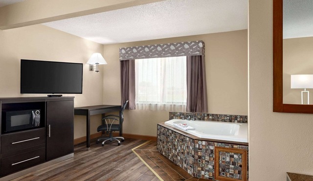 Super 8 by Wyndham Chillicothe