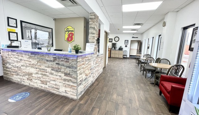 Super 8 by Wyndham Clear Lake
