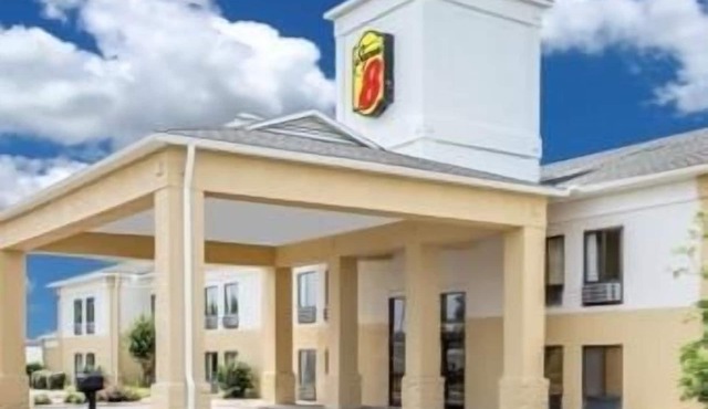 Super 8 by Wyndham Clemmons/Bermuda Run/Winston-Salem I-40