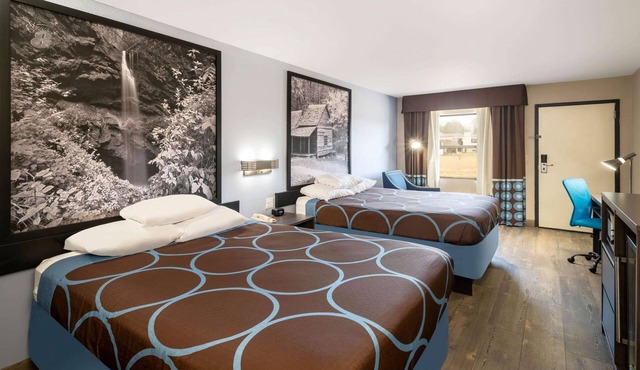 Super 8 by Wyndham Cleveland