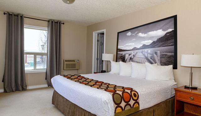 Super 8 by Wyndham Cochrane