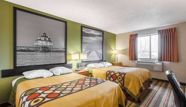 Super 8 by Wyndham College Park Wash DC Area
