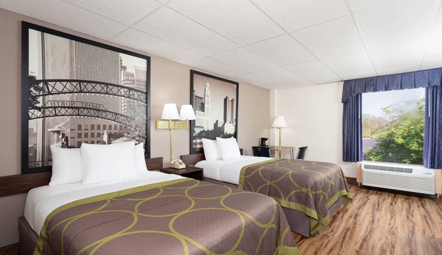 Super 8 by Wyndham Columbus