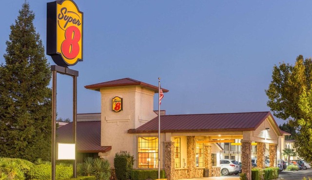 Super 8 by Wyndham Corning