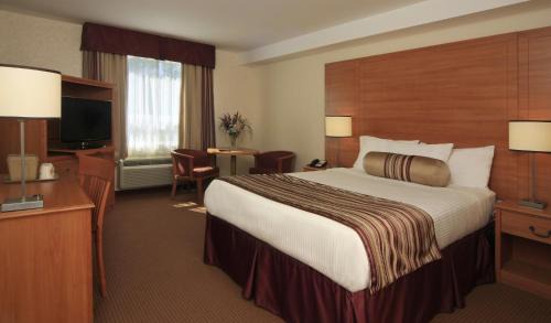 Super 8 by Wyndham Cornwall ON