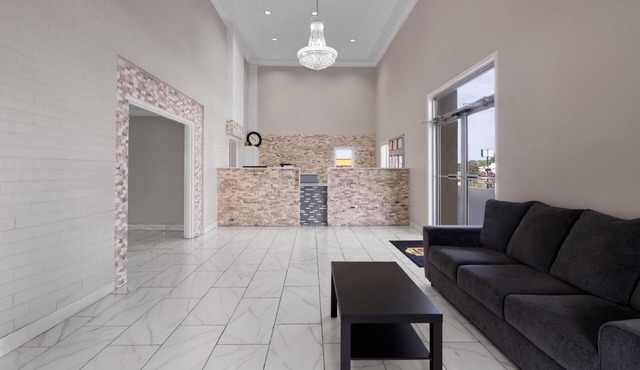 Super 8 by Wyndham Covington