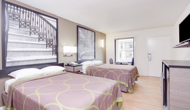 Super 8 by Wyndham Dalton