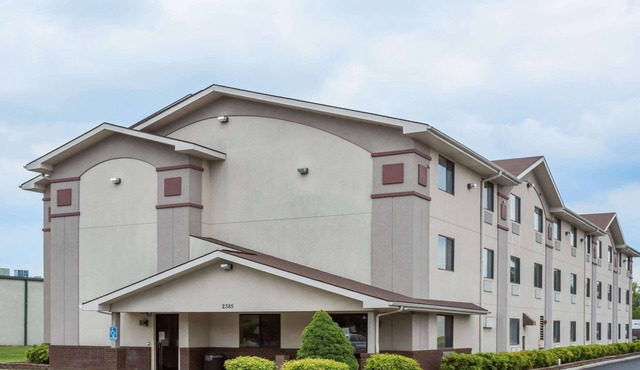 Super 8 by Wyndham Danville VA