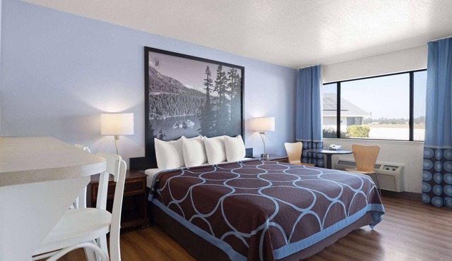 Super 8 by Wyndham Dunnigan