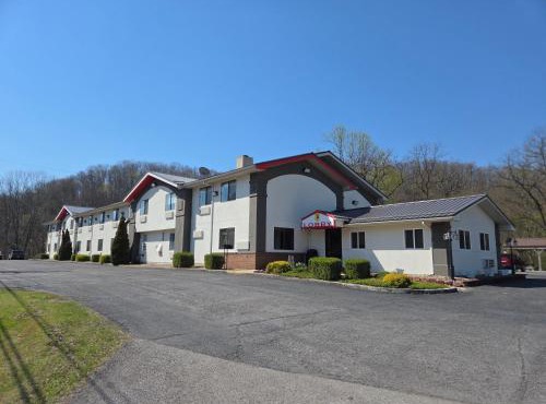 Super 8 by Wyndham Elkins