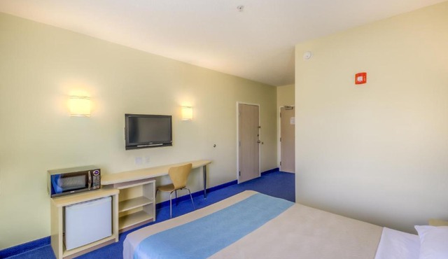 Super 8 by Wyndham Estevan