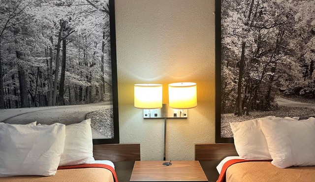 Super 8 by Wyndham Evansville North