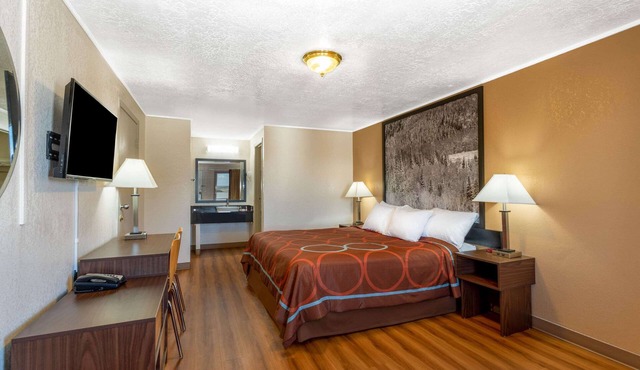 Super 8 by Wyndham Evanston