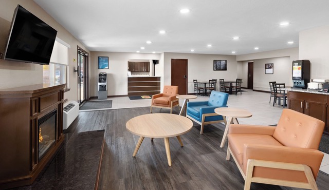 Super 8 by Wyndham Fairmont
