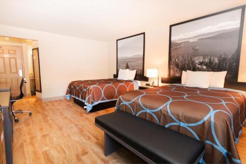 Super 8 by Wyndham Fallon