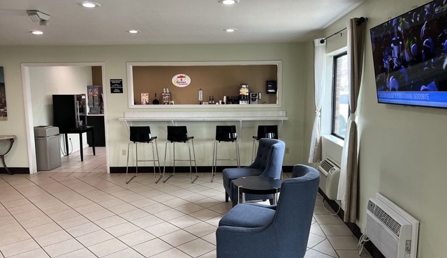 Super 8 by Wyndham Farmington