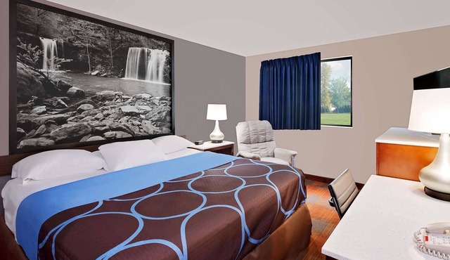 Super 8 by Wyndham Fayetteville