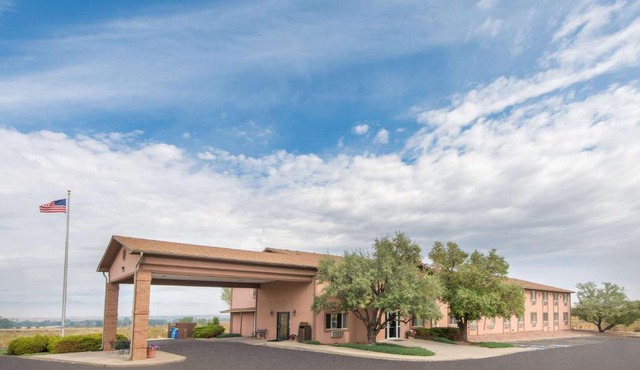 Super 8 by Wyndham Florence CO