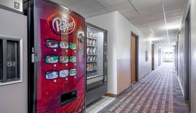 Super 8 by Wyndham Fond Du Lac