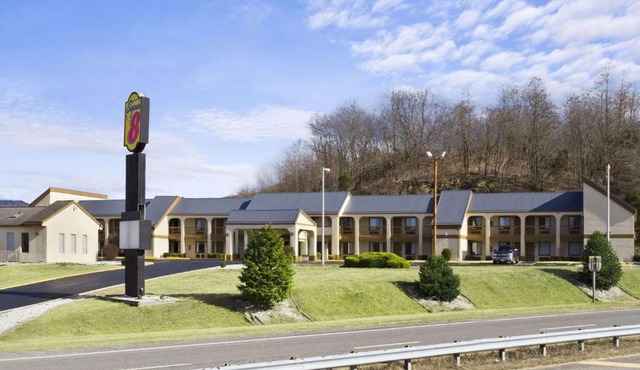 Super 8 by Wyndham Fort Chiswell Wytheville Area