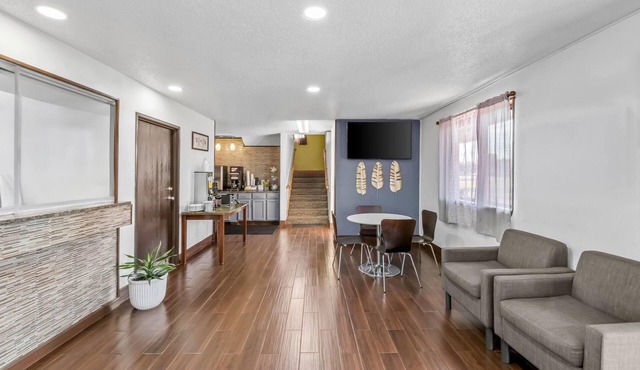 Super 8 by Wyndham Franklin