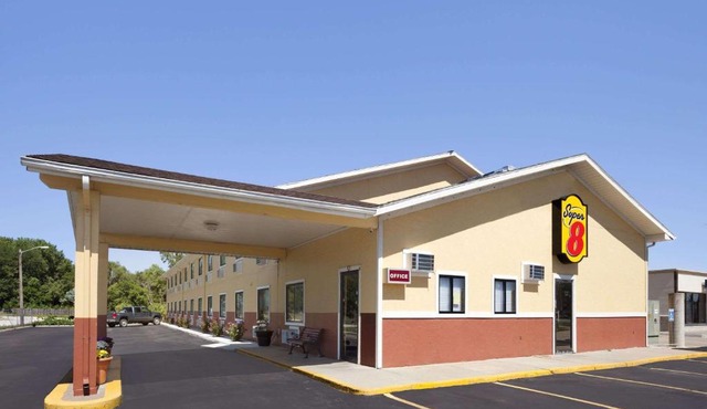 Super 8 by Wyndham Fremont NE