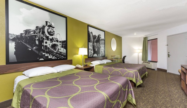 Super 8 by Wyndham Gainesville