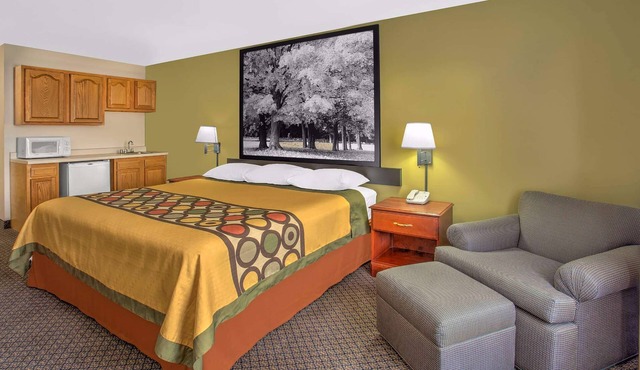 Super 8 by Wyndham Galva