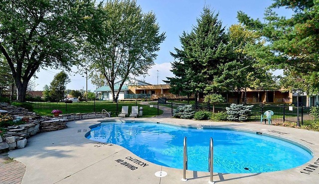 Super 8 by Wyndham Gananoque/Country Squire Resort
