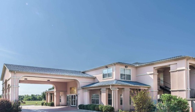 Super 8 by Wyndham Greenville