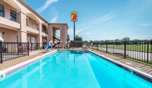 Super 8 by Wyndham Greenville