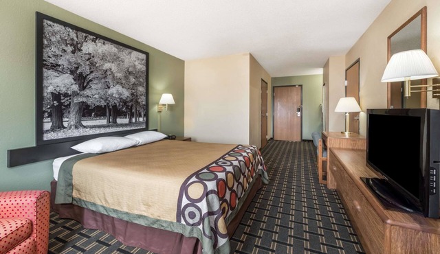 Super 8 by Wyndham Greenville