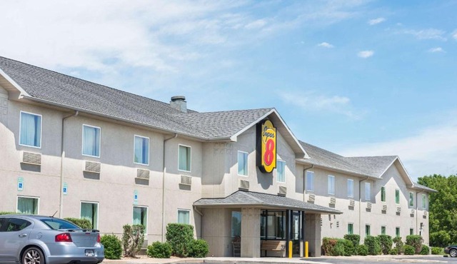 Super 8 by Wyndham Hagerstown/Halfway Area