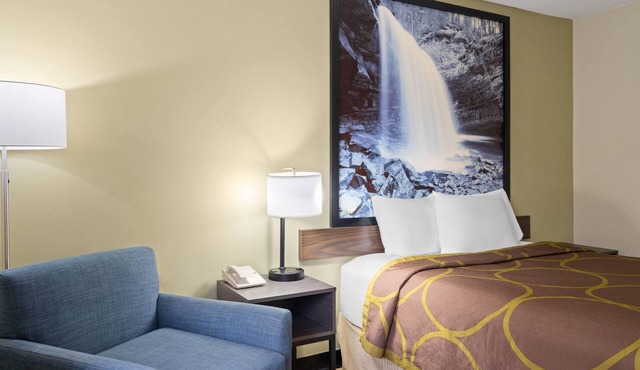 Super 8 by Wyndham Hagerstown I-70