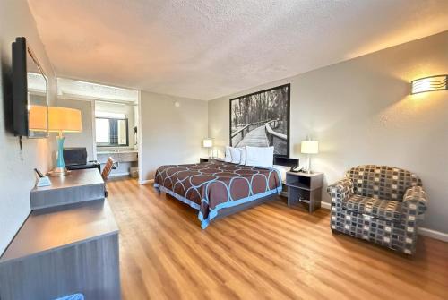 Super 8 by Wyndham Hardeeville - Savannah North