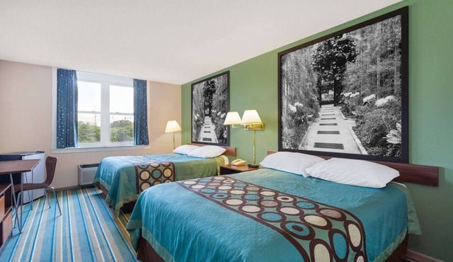 Super 8 by Wyndham Harrisburg Hershey West