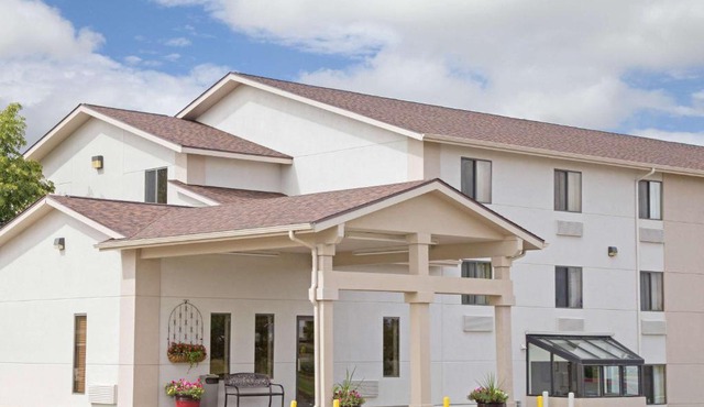 Super 8 by Wyndham Havre