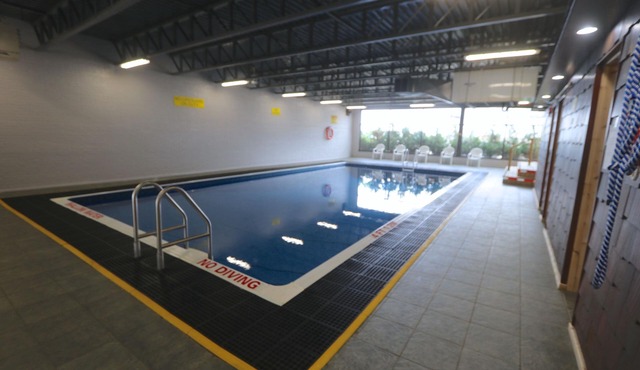 Super 8 by Wyndham Hearst ON